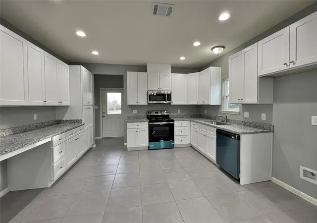 5th image of 230 Red Bud Ln, Onalaska, TX 77360 | MLS# 40358061