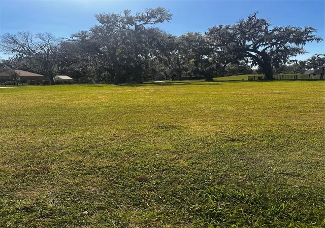 3rd image of 2200 Sunset Oaks Dr, West Columbia, TX 77486 | MLS# 98140569