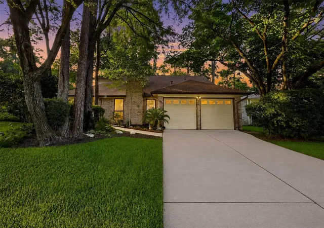 Photo 2 of Single family home for sale at 71 Timberspire Ln, Spring, TX 77380 | MLS# 93153480 | Listing updated on 2026-09-15