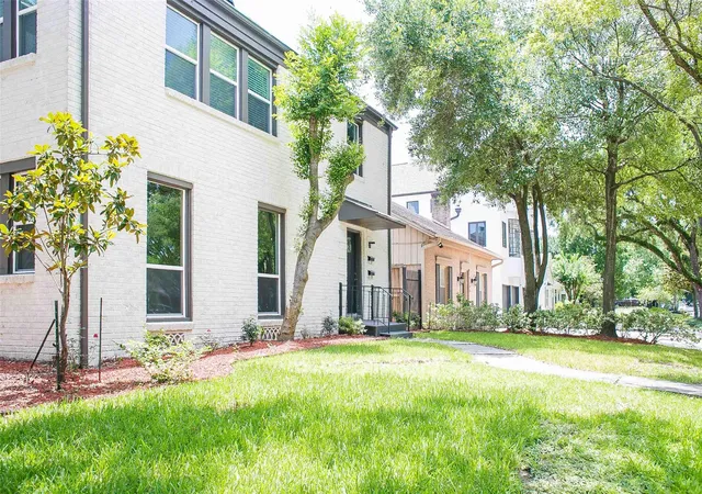 Photo 2 of Single family home for sale at 2301 Albans Rd, Houston, TX 77005 | MLS# 86637739 | Listing updated on 2026-08-29