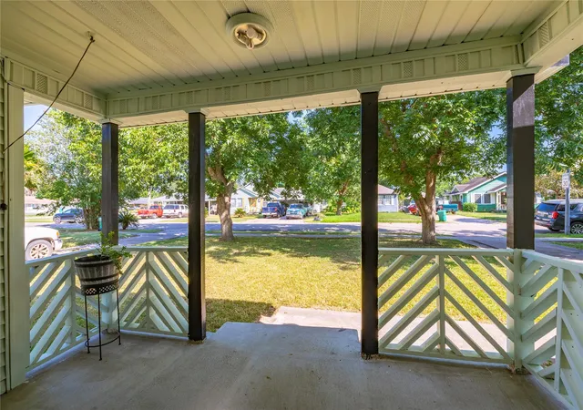 3rd image of 1427 Hankamer St, Pasadena, TX 77506 | MLS# 67628674