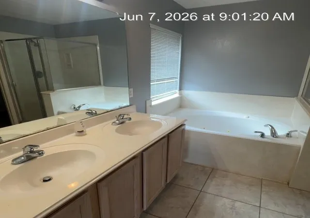 Photo 4 of Single family home for sale at 10310 Mills Run Dr, Houston, TX 77070 | MLS# 8275328 | Listing updated on 2026-09-19