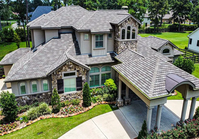 Photo 2 of Single family home for sale at 21 Moon Deck Cir, Tomball, TX 77377 | MLS# 33228640 | Listing updated on 2026-07-08