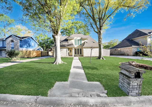 Photo 2 of Single family home for sale at 2322 Bright Meadows Dr, Missouri City, TX 77489 | MLS# 24132006 | Listing updated on 2026-08-17