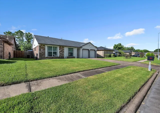 Photo 3 of Single family home for sale at 2058 Feather Ridge Dr, Missouri City, TX 77489 | MLS# 97204070 | Listing updated on 2026-07-06