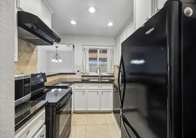 4th image of 7836 Pacific Pearl St, Houston, TX 77072 | MLS# 37037241