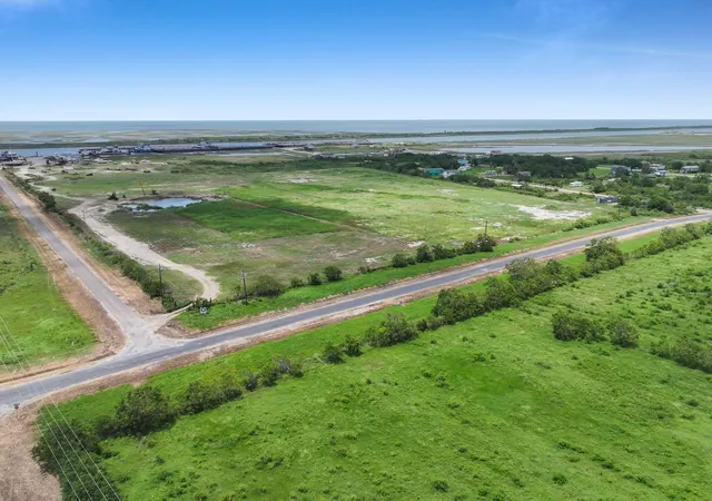 19th image of 1336 John Wayne Rd, Port Bolivar, TX 77650 | MLS# 85781970