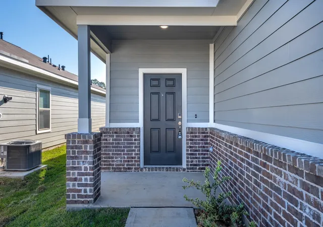 Photo 3 of Single family home for sale at 25719 Northpark Palm Dr, Porter, TX 77365 | MLS# 45439316 | Listing updated on 2026-09-03