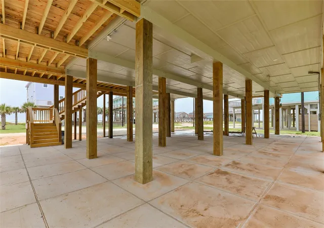 4th image of 13031 Jolly Roger Dr, Freeport, TX 77541 | MLS# 78605198
