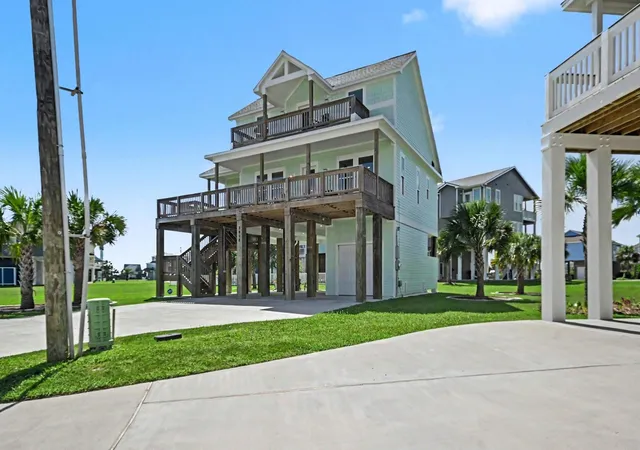 2nd image of 3918 Palmdale Ct, Galveston, TX 77554 | MLS# 10411965