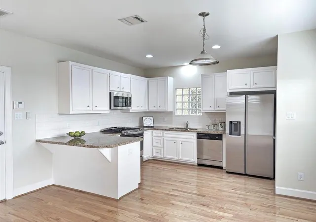 4th image of 3730 Main Poplar Dr, Houston, TX 77025 | MLS# 91249625