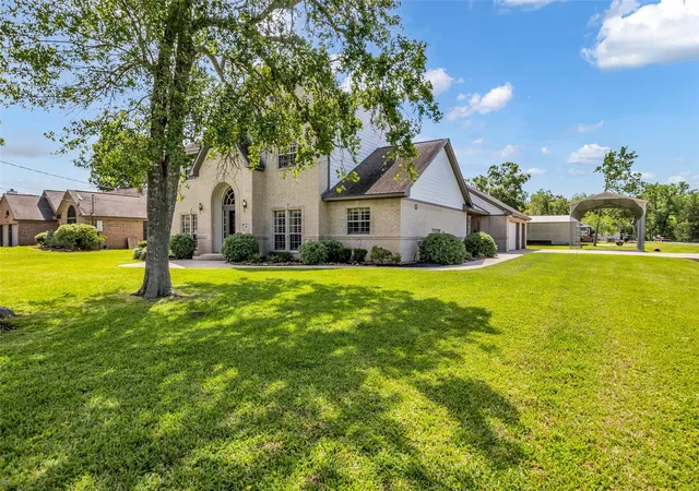 2nd image of 210 River Oaks Dr, Baytown, TX 77523 | MLS# 71894729