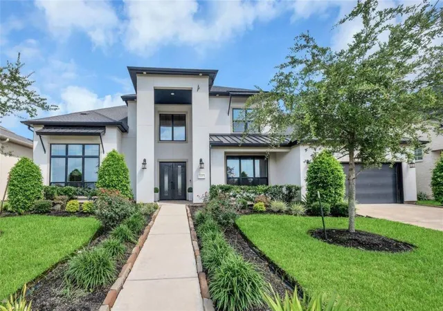 2nd image of 10631 Crystal Spring Dr, Missouri City, TX 77459 | MLS# 56168112
