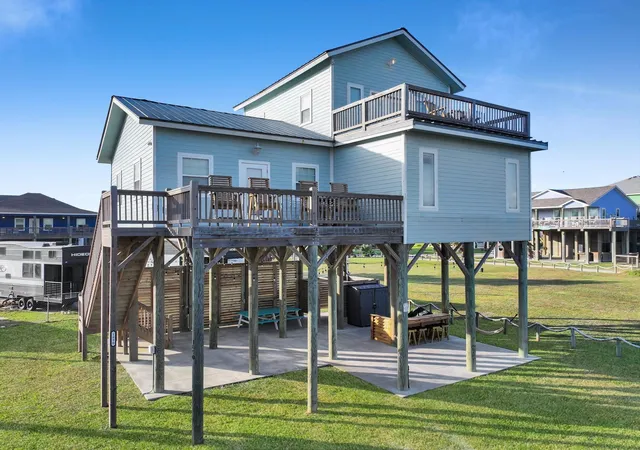 Photo 3 of Single family home for sale at 1890 Atlantis Ln, Port Bolivar, TX 77650 | MLS# 2943645 | Listing updated on 2026-07-09