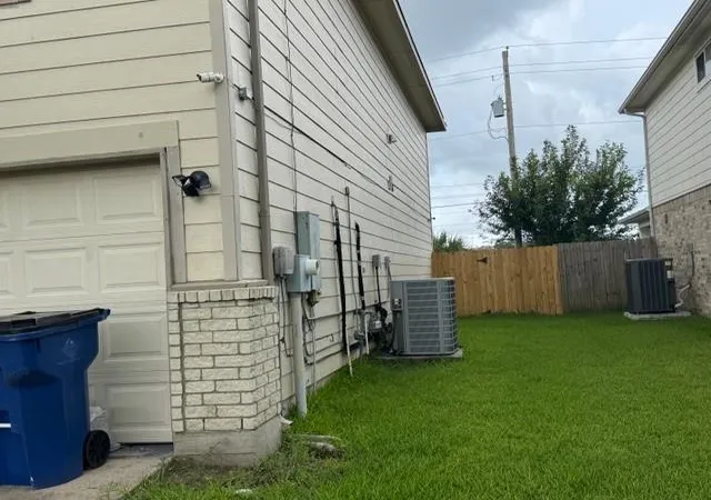Photo 3 of Single family home for sale at 11001 Groveshire Dr, Texas City, TX 77591 | MLS# 8556913 | Listing updated on 2026-09-19