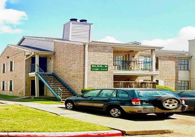 2nd image of 14600 Fonmeadow Dr, Houston, TX 77035