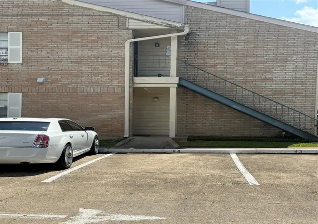 4th image of 14600 Fonmeadow Dr #1101, Houston, TX 77035 | MLS# 66585060