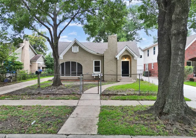 Photo 1 of Single family home for sale at 1412 Lawson St, Houston, TX 77023 | MLS# 3099886 | Listing updated on 2026-09-02