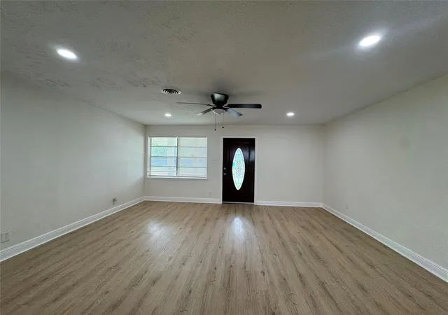 Photo 4 of Single family home for sale at 6523 Glen Rock Dr, Houston, TX 77087 | MLS# 31892524 | Listing updated on 2026-09-08