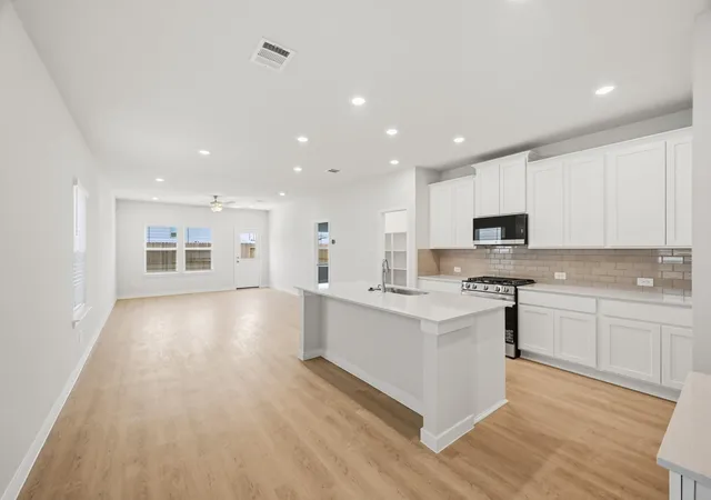 Photo 4 of Single family home for sale at 128 Rising Cedar Ln, Hockley, TX 77447 | MLS# 79409680 | Listing updated on 2026-10-07