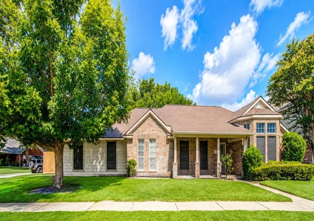 Photo 1 of Sale Pending at 12203 Heritage Grv Dr, Houston, TX 77066 | MLS# 38820499 | Listing updated on 2026-09-11
