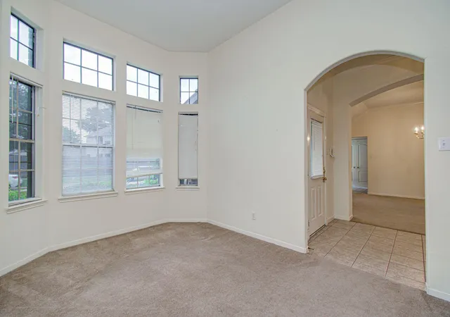 Photo 4 of Sale Pending at 12203 Heritage Grv Dr, Houston, TX 77066 | MLS# 38820499 | Listing updated on 2026-09-11