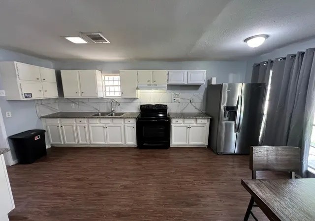 3rd image of 1005 Bank Dr, Houston, TX 77547 | MLS# 81567905