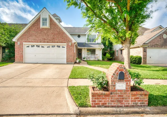 Photo 1 of Single family home for sale at 608 Prairie Ln, Angleton, TX 77515 | MLS# 72082537 | Listing updated on 2026-09-24