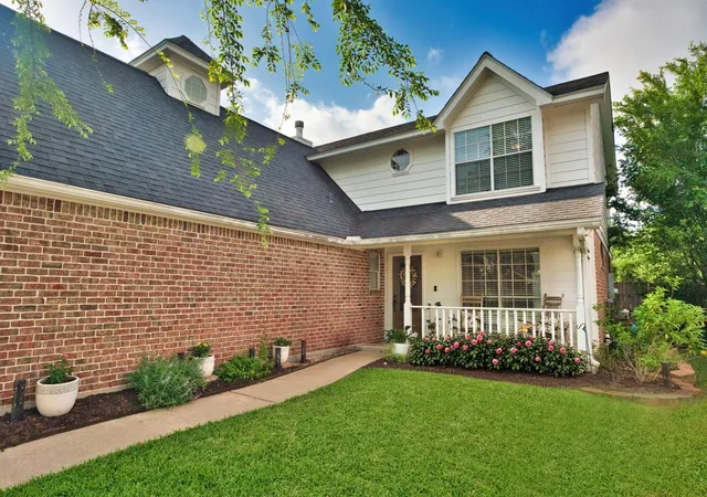 Photo 2 of Single family home for sale at 608 Prairie Ln, Angleton, TX 77515 | MLS# 72082537 | Listing updated on 2026-09-24
