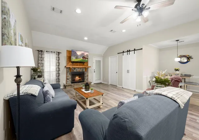 Photo 2 of Single family home for sale at 10807 Amar Dr, Conroe, TX 77303 | MLS# 67104330 | Listing updated on 2026-09-05