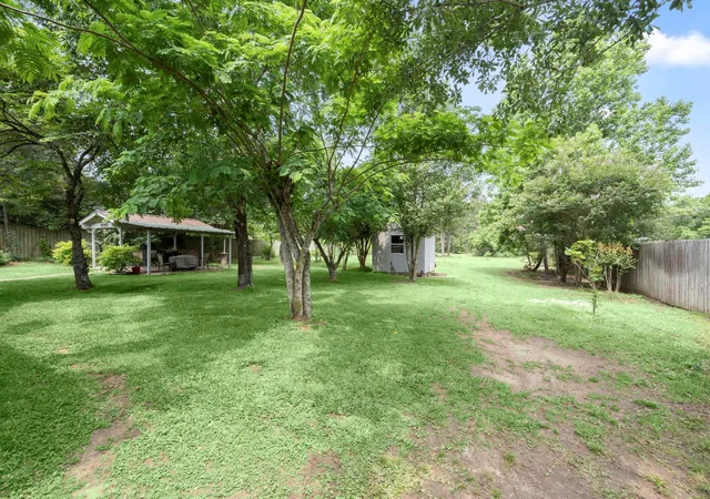 Photo 3 of Single family home for sale at 10807 Amar Dr, Conroe, TX 77303 | MLS# 67104330 | Listing updated on 2026-09-05