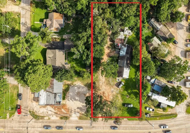 1st image of 425 Silverdale Dr, Conroe, TX 77301 | MLS# 53429249