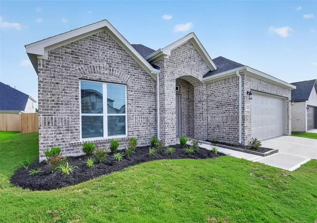 2nd image of 2123 Spring Hollow Dr, Baytown, TX 77521 | MLS# 88753565