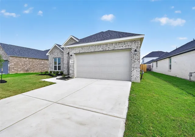 3rd image of 2123 Spring Hollow Dr, Baytown, TX 77521 | MLS# 88753565