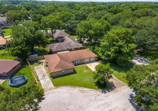 23rd image of 2513 Meadow Ln, La Marque, TX 77568 | MLS# 45223347