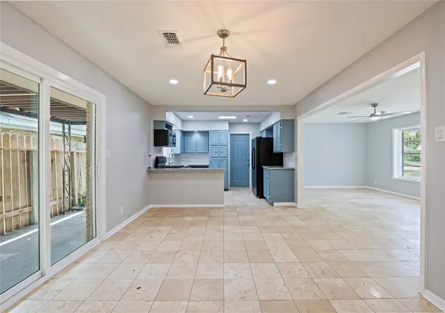 2nd image of 2513 Meadow Ln, La Marque, TX 77568 | MLS# 45223347
