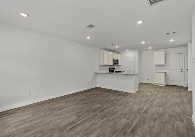 3rd image of 11938 Detar Ct, Willis, TX 77378 | MLS# 985027