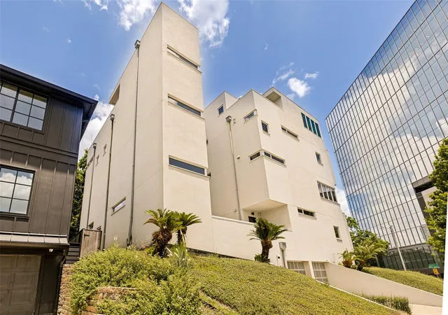 4th image of 608 Stanford St #A, Houston, TX 77019 | MLS# 21594367
