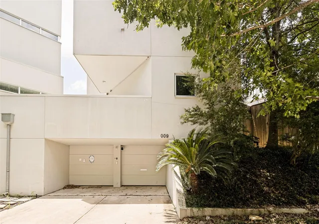 5th image of 608 Stanford St #A, Houston, TX 77019 | MLS# 21594367