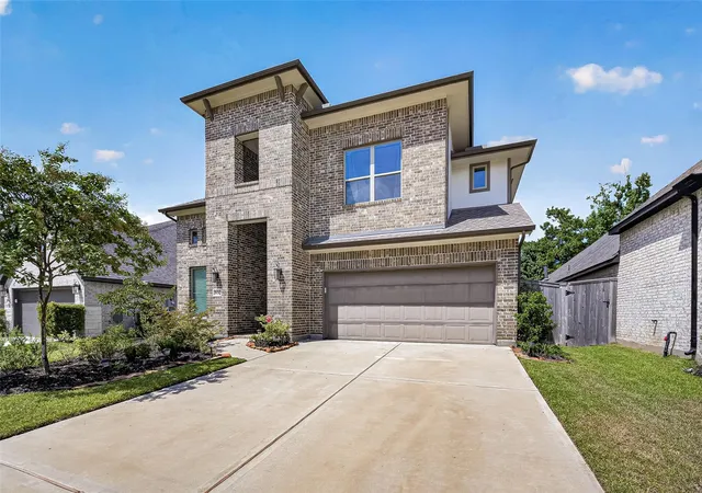 Photo 1 of Sale Pending at 800 Fall Rock Branch Ct, Conroe, TX 77304 | MLS# 90152426 | Listing updated on 2026-08-26
