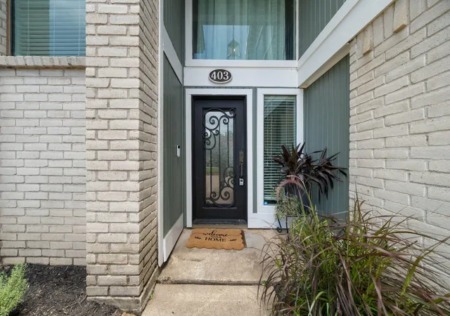 image of 403 Banyan St, Lake Jackson, TX 77566 | MLS# 48924072