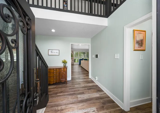 image of 403 Banyan St, Lake Jackson, TX 77566 | MLS# 48924072