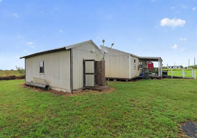 2nd image of 170 Clam Dr, Palacios, TX 77465 | MLS# 84321578