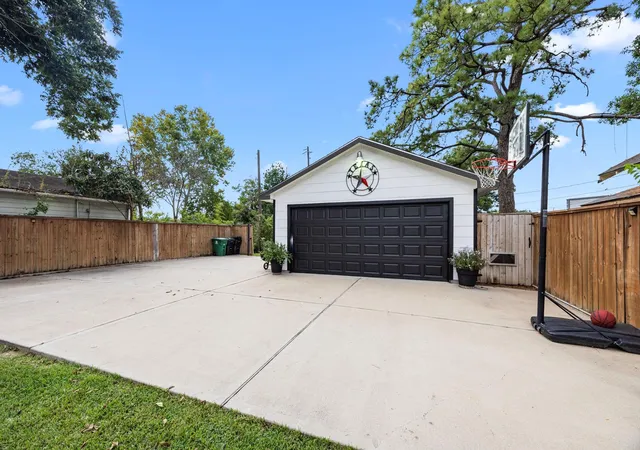 4th image of 5221 Mccormick St, Houston, TX 77023 | MLS# 11091213