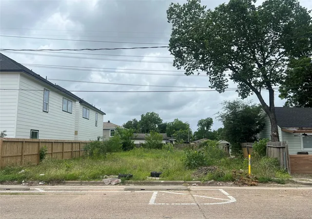 2nd image of 2805 Elysian St, Houston, TX 77009 | MLS# 28988730