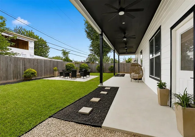 5th image of 8006 Longridge Dr, Houston, TX 77055 | MLS# 10583005