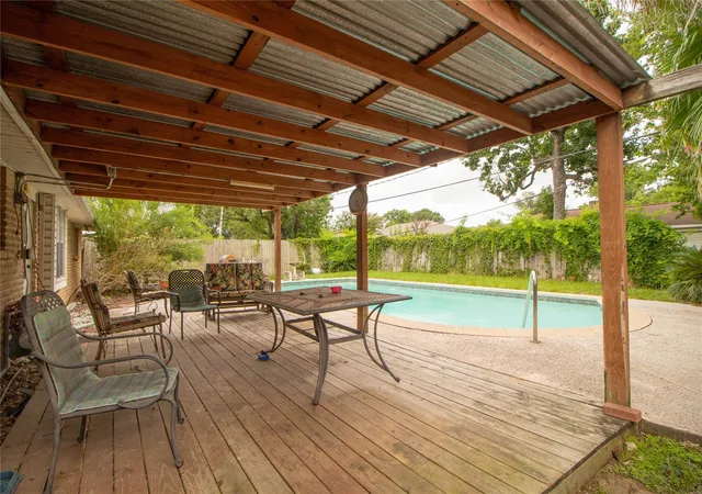 32nd image of 827 Onaleigh Dr, Channelview, TX 77530 | MLS# 15545438
