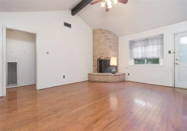 Photo 4 of Single family home for sale at 827 Onaleigh Dr, Channelview, TX 77530 | MLS# 15545438 | Listing updated on 2026-09-14