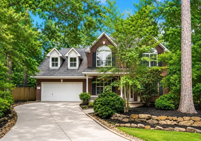 Photo 3 of Sale Pending at 11 Alden Glen Ct, Spring, TX 77382 | MLS# 11388431 | Listing updated on 2026-10-03