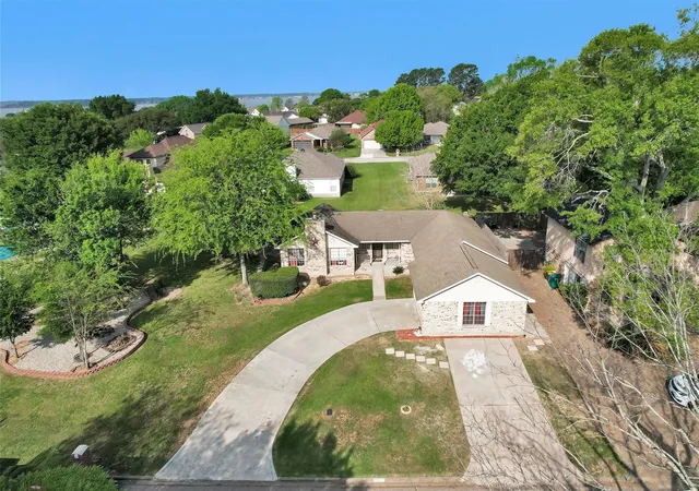 Photo 3 of Single family home for sale at 6878 Kingston Cvs Ln, Willis, TX 77318 | MLS# 13023761 | Listing updated on 2026-08-07